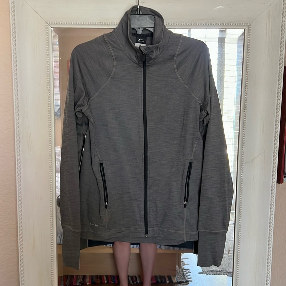 Nike Dri-fit zipped high collar jacket